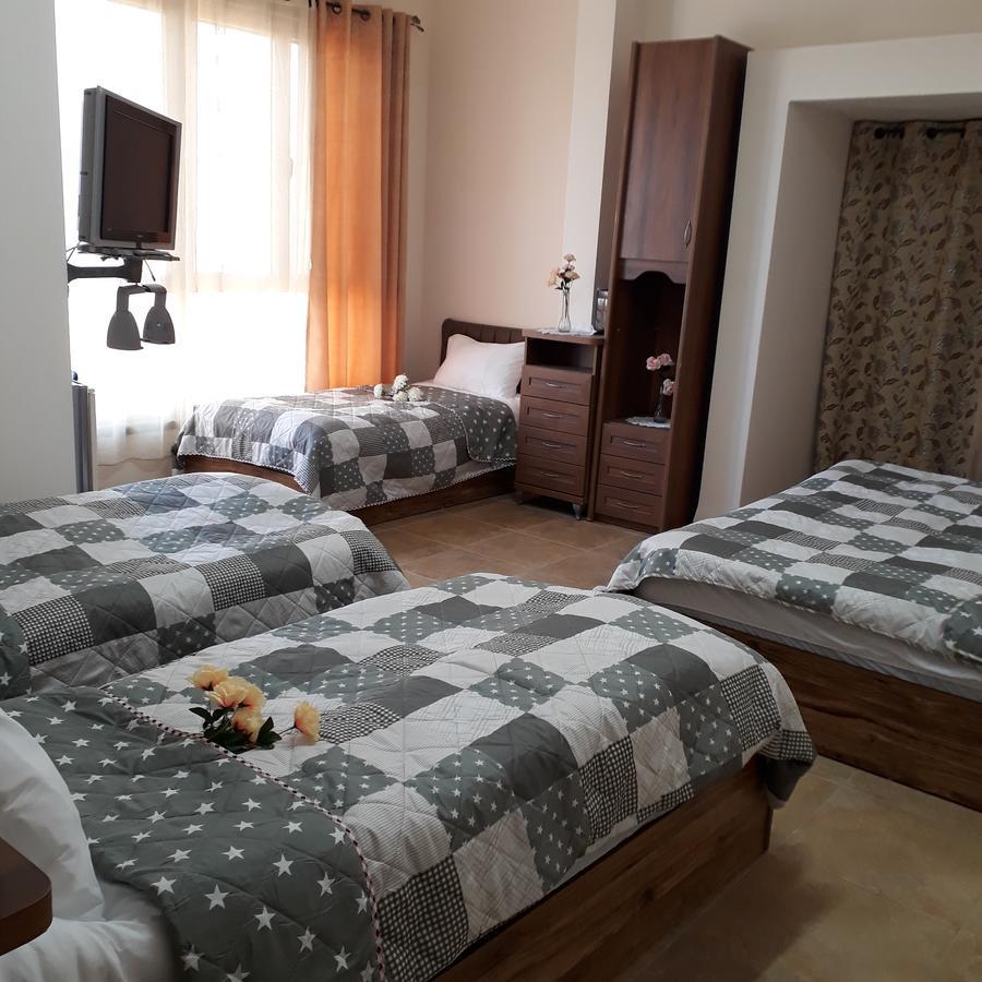 Royal Guest House Назарет Екстериор снимка
